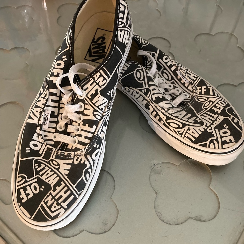 Vans Black & White 'Off The Wall' Graphic Low-Top Sneakers